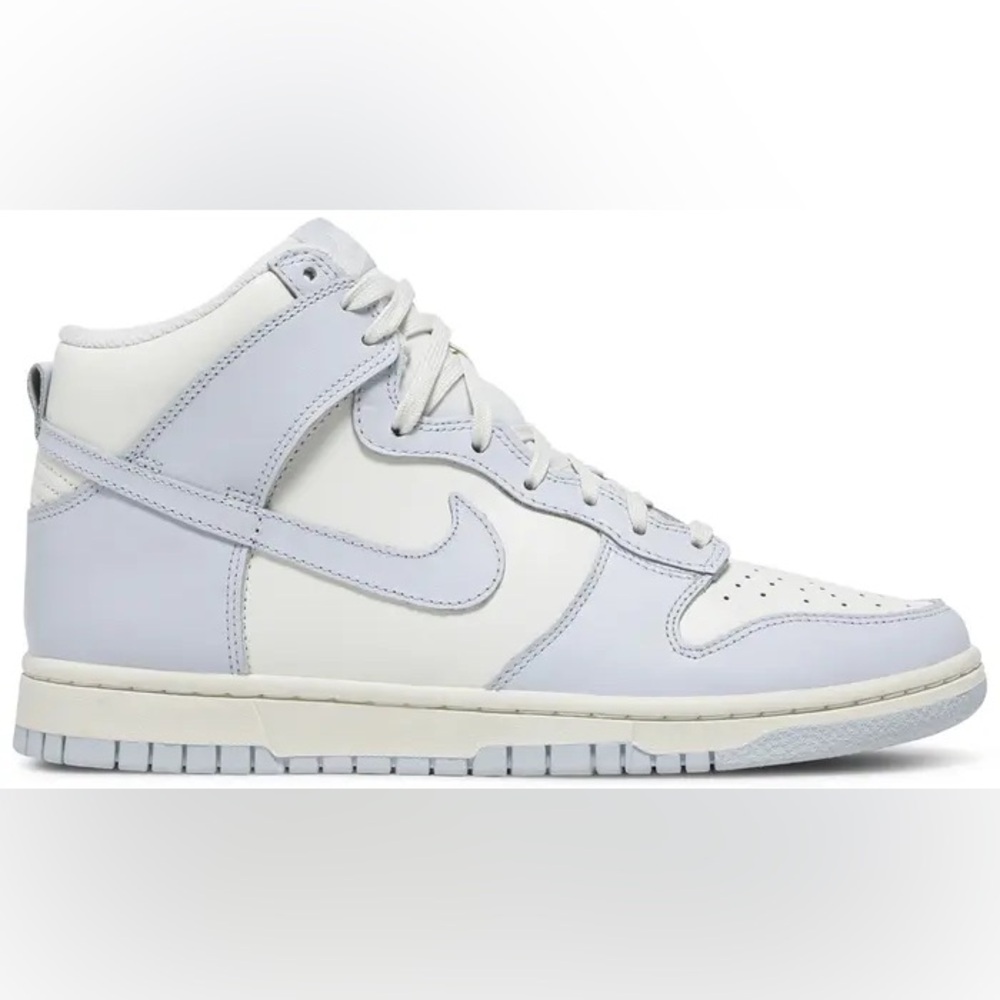 Nike High-Top Dunks in White and Light Blue - Size 7